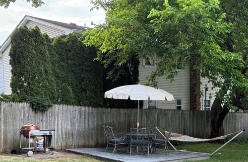 Oyster Bay Apartment | Walk to Beach & Town - Spacious 3BR Apartment in Oyster Bay