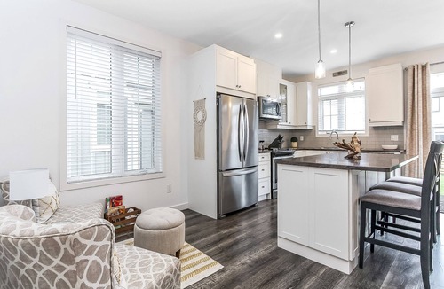The Blue Mountains House | Walk to Blue Mountain Village & Bike to Downtown/Main Street. Community Pool.