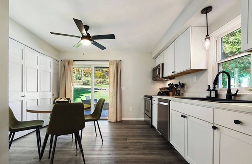 Tarrs Apartment | Walk to BTV Winery | Near Corporate Offices