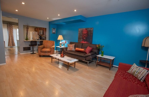 Harrisburg House | Walk To Everything In Downtown Harrisburg - 5 min to Farm Show - Private Parking