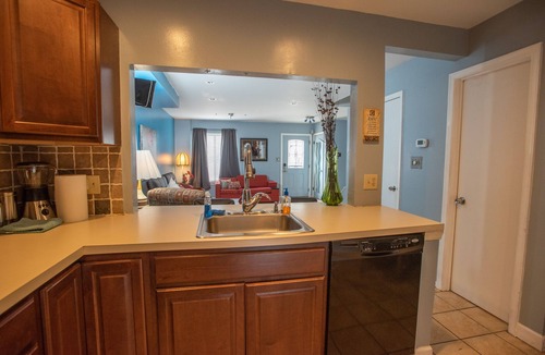 Harrisburg House | Walk To Everything In Downtown Harrisburg - 5 min to Farm Show - Private Parking