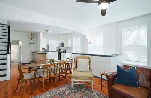 Roxborough-Manayunk Apartment | Walk to Main St! Spacious 2BR Bi-Level Sleeps 8