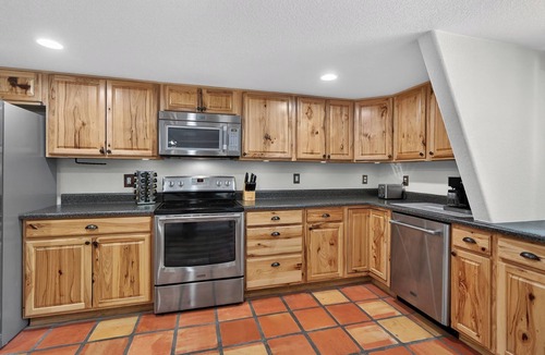 Sierra Vista Southeast House | Walk to Ramsey Canyon Preserve | The Thomas House