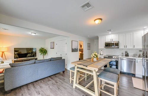 Huntington Station Apartment | Walk to Train! Updated Apt in Huntington Station