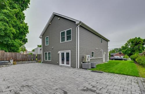Huntington Station Apartment | Walk to Train! Updated Apt in Huntington Station