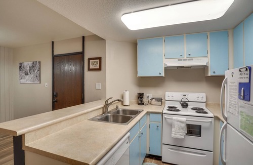 Brian Head Apartment | Walkable Brian Head Condo: Steps to Ski Resort!