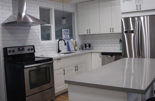 Wasaga Beach Cottage | Wasaga Beach cottage on the river