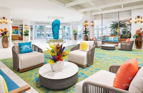 Fort Myers Beach Resort | Watch the Waves in 4 Oceanfront Rooms with Balcony, Pool & Spa Amenities