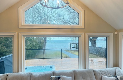 Duclos Point Cottage | Water Front cottage in Georgina