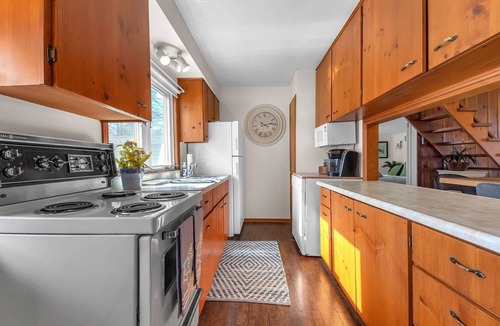 Dashwood Cottage | Watercolour Lakefront Cottage Grand Bend!