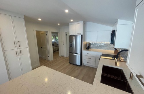 Victoria Road Cabin | Waterfront 2-bedroom boathouse in Kirkfield with WiFi and AC
