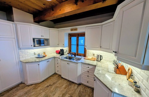 Greater Napanee House | Waterfront 2br fully equipped private cottage with wooded area and large yard