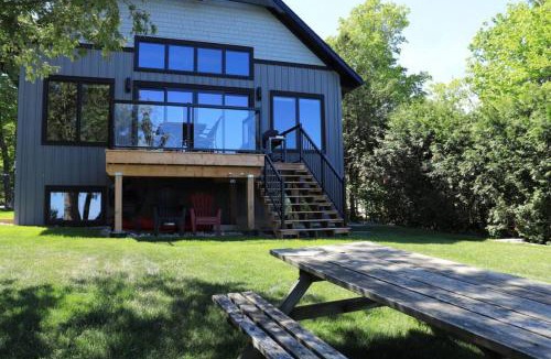 Port McNicoll House | Waterfront 3 Bedroom Home