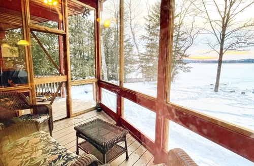 Kirkfield Cottage | Waterfront 3 Bedroom Kawartha Cottage