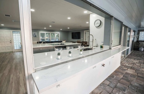 Apollo Beach House | Waterfront 3 Br~Newly Renovated~Pool~Dog Friendly