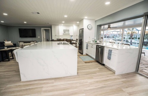 Apollo Beach House | Waterfront 3 Br~Newly Renovated~Pool~Dog Friendly