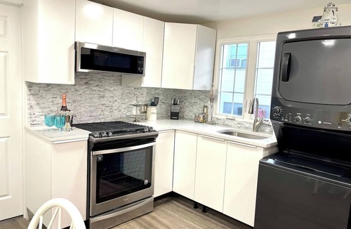 Bellmore House | Waterfront Beach House 30 Min from New York City