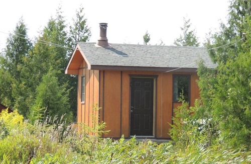 Grey Highlands House | Waterfront cozy cabin on private trout lake