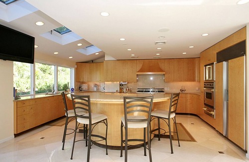 St. James House | WATERFRONT ESTATE. 60 Minutes from NYC and HAMPTONS