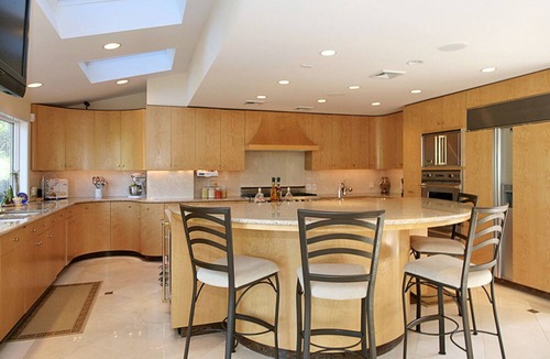 St. James House | WATERFRONT ESTATE. 60 Minutes from NYC and HAMPTONS
