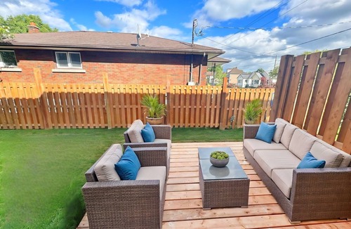 Welland House | Waterfront Getaway: Peaceful Canal Escape
