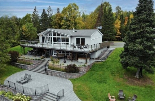 McKellar Cottage | Waterfront, Gorgeous Dream Cottage