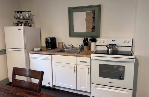 West Newton House | Waterfront, Historic Guest House. next to GAP Trail!