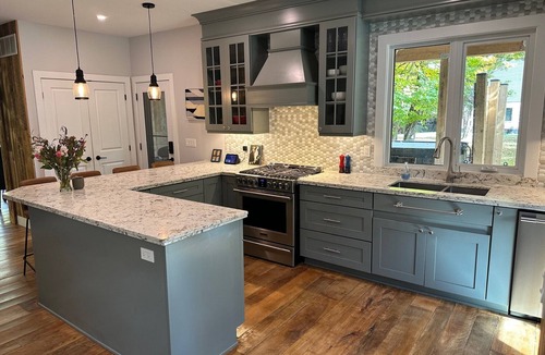 Alton House | Waterfront Home Perfect for Golfers, Millcroft and Alton Mill Wedding Groups