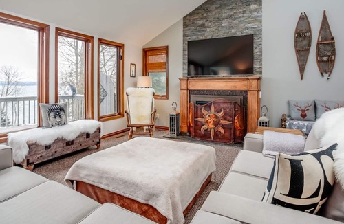Georgian Bluffs House | Waterfront Home with Hot Tub near Cobble Beach Resort