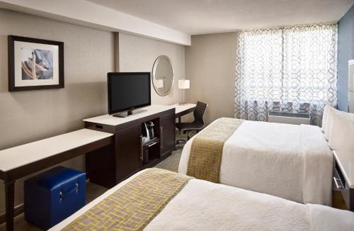 Burlington Hotel | Waterfront Hotel Downtown Burlington