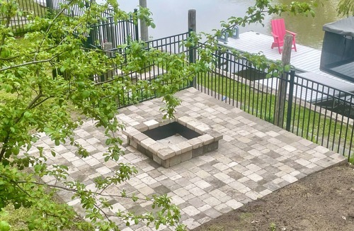 Wasaga Beach House | Waterfront in Wasaga Beach (on the Nottawasaga River) perfect for any season!