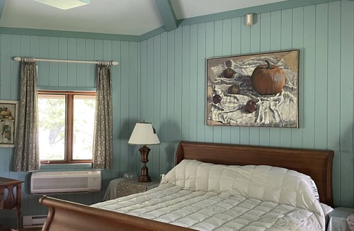 Howe Island Cabin | Waterfront Large Family Home 1000 islands