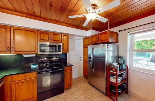 Lower Matecumbe Beach House | Waterfront oasis with boat dock, amazing views, patio, & hammock - dog-friendly
