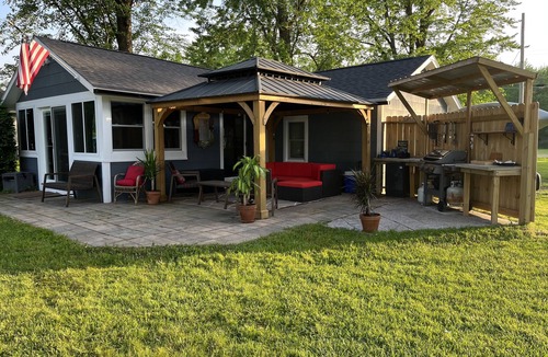 Bridgeport House | Waterfront!Outdoor living! Canoe kayaks paddleboard 60 ft dock Newly Renovated
