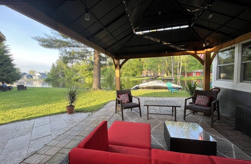 Bridgeport House | Waterfront!Outdoor living! Canoe kayaks paddleboard 60 ft dock Newly Renovated