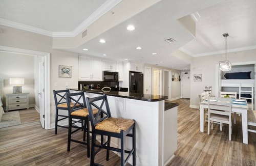 Lower Grand Lagoon Condo | Waterfront retreat w/pool & free daily attractions