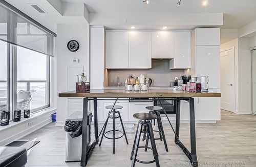 St. Lawrence Condo | Waterfront View 1BR & WFH in Luxury Building High Floor with Breathtaking Views