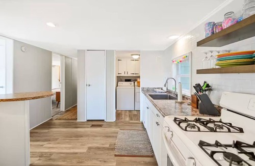 Carbondale Cottage | Watermelon Chateau -12 mins to Elk Mtn- Lake View