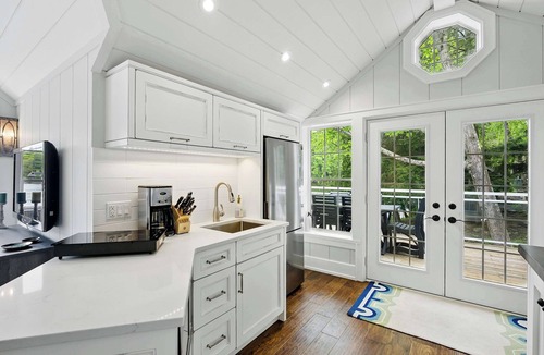 Minett House | Waters Edge Lake Joe