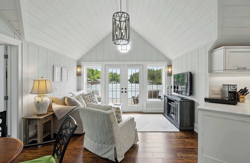 Minett House | Waters Edge Lake Joe