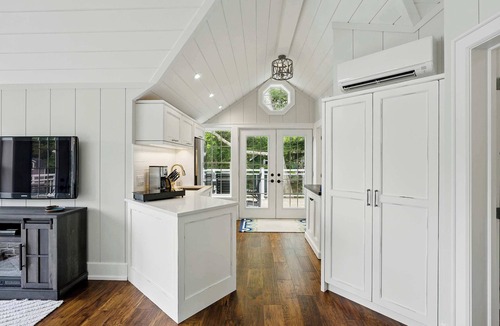 Minett House | Waters Edge Lake Joe