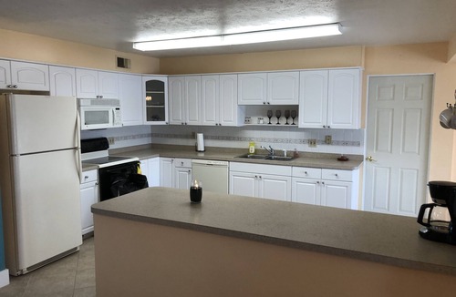 Highland House | Welcome, enjoy your own PRIVATE POOL and LAKEFRONT Dock. Fish & Kayak