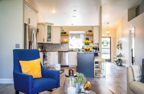 Lakeland House | Welcome to Horse Haven-Lovely 4-bedroom house with WiFi, AC in charming Lakeland