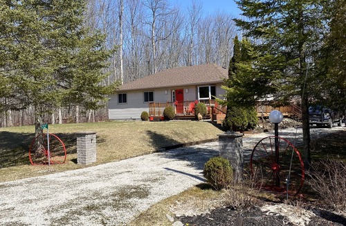 Sauble Beach House | Welcome to Red door cottage! Sauble Beach!