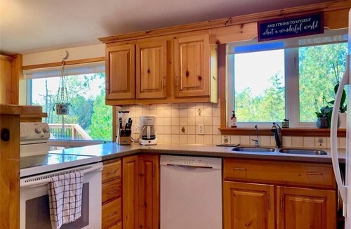 Northern Bruce Peninsula Cottage | Welcome to The Dorcus Bay Retreat! Discover Tobermory at its finest.n