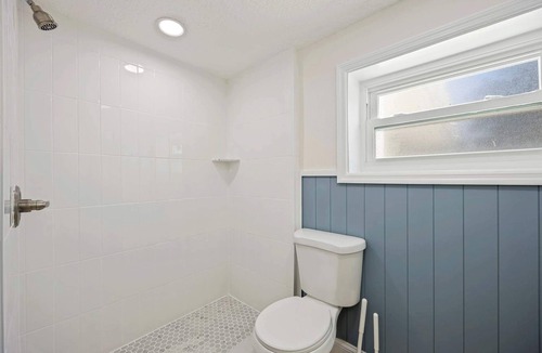 Parsuns To Cocoa Beach Apartment | Welcome to The Drift – Your Laid-Back Beach Escape in Cocoa Beach! 2/2
