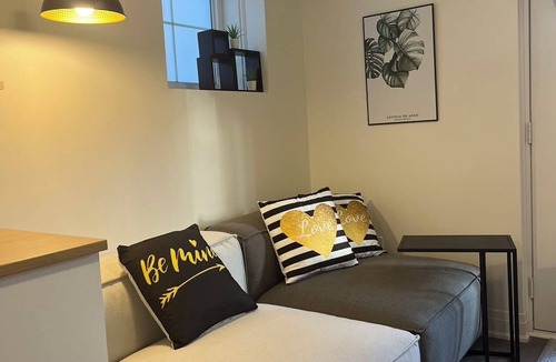 Vaughan House | Welcome to the heart of Vaughan City, where you can enjoy Wonderland and more.