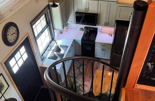 LaFayette Cottage | Welcome to “The Old Orchard Cottage”. A cozy 2-bedroom cabin in LaFayette, NY.