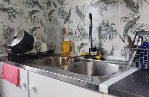 La Courneuve Apartment | Welcoming 2-bedroom apartment with WiFi in La Courneuve