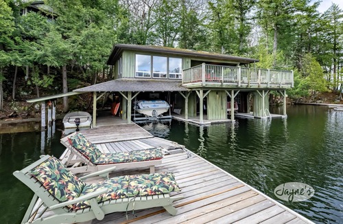 Muskoka Lakes Cottage | Welcoming, 4+ bed 3 bath cottage on South Lake Rosseau! Boathouse! Sunsets!